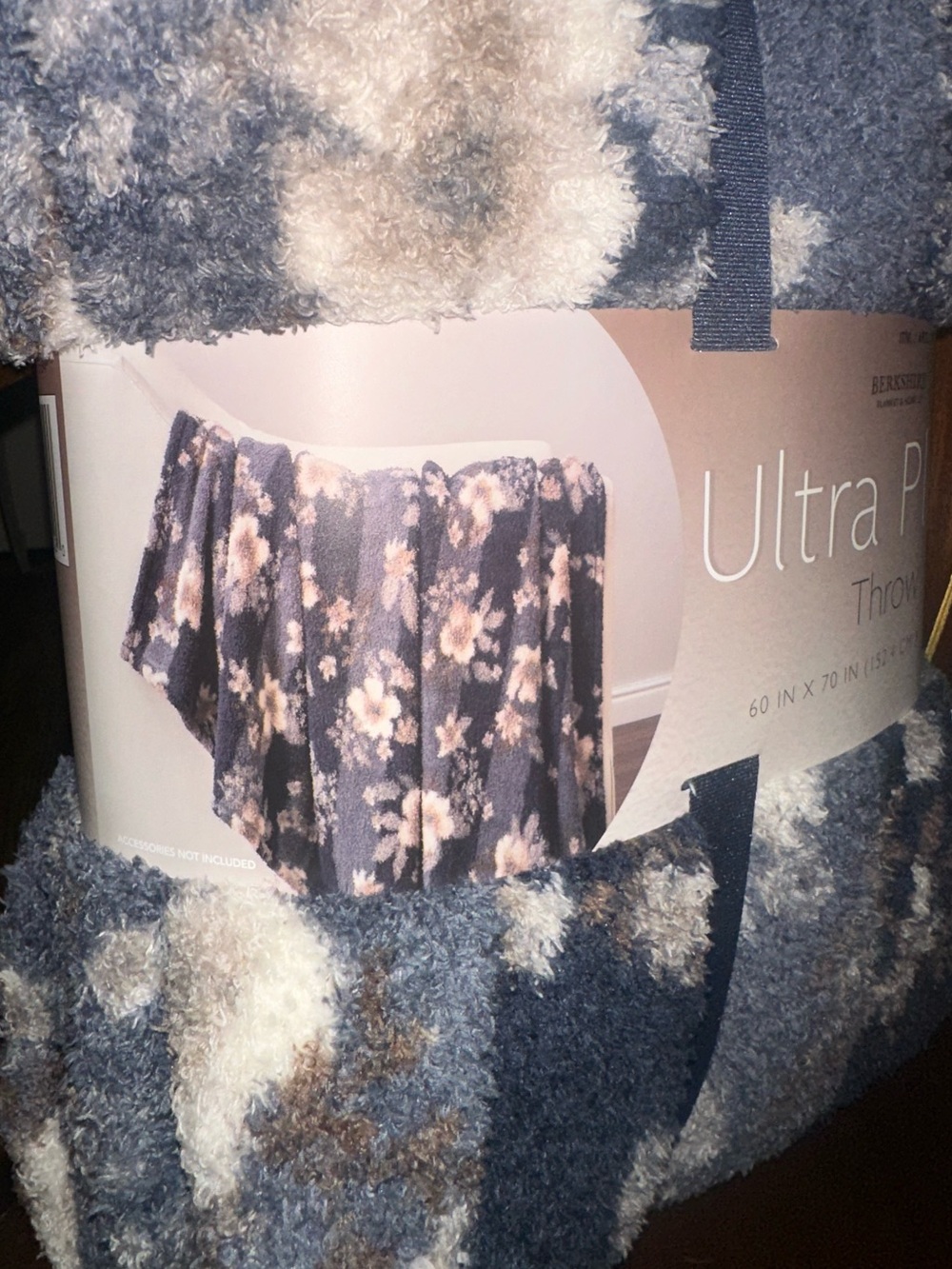 Berkshire Ultra Plush Navy Floral Throw Blanket, 60 x 70, NWT